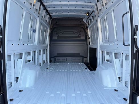 New 2026 Mercedes-Benz Sprinter 2500 image 30