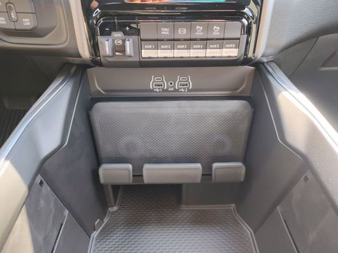 New 2025 RAM 2500 Big Horn AWD/4WD image 24