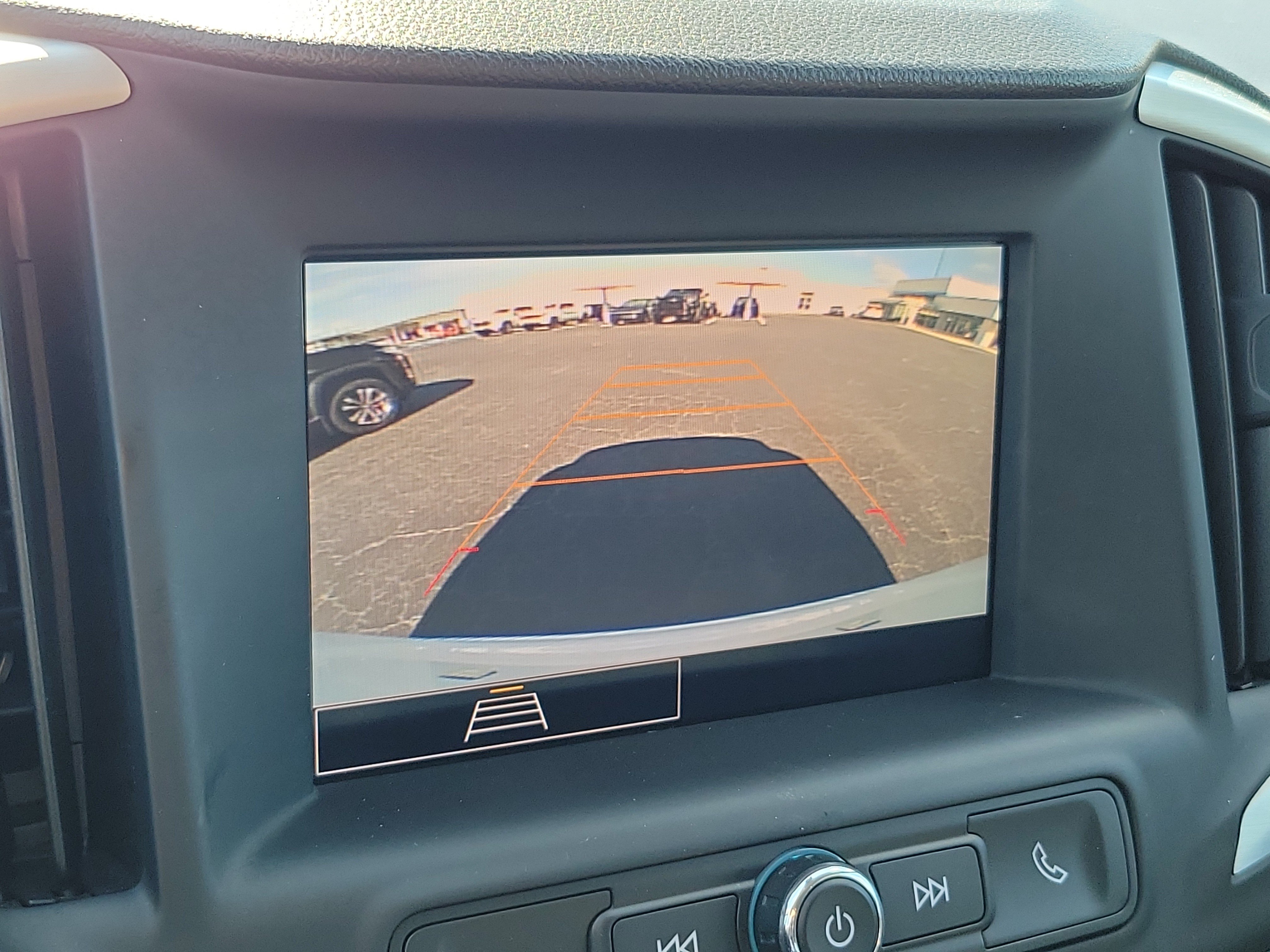 Used 2024 GMC Terrain SLE FWD image 28