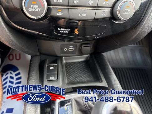 Used 2019 Nissan Rogue SV w/ Premium Package FWD image 21