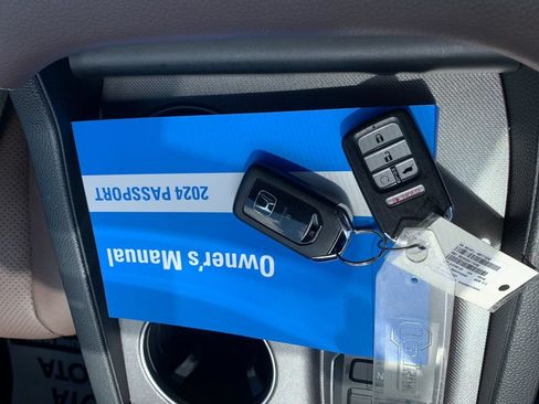 Used 2024 Honda Passport EX-L image 9
