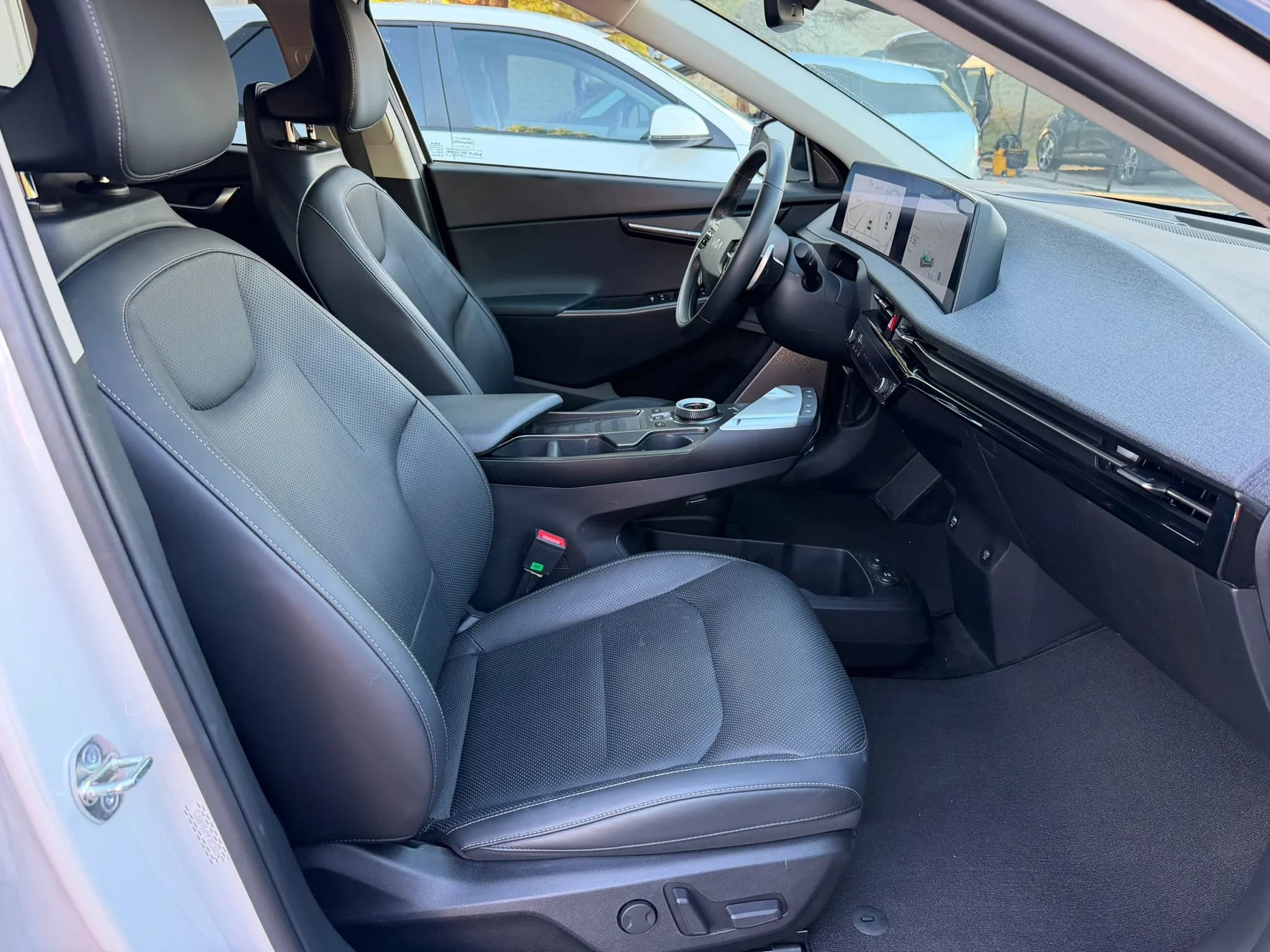 Used 2023 Kia EV6 Wind w/ Wind Technology Package RWD image 22
