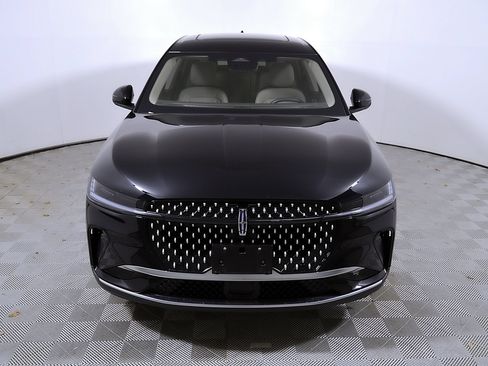 Used 2025 Lincoln Nautilus Premier w/ Equipment Group 102A AWD/4WD image 4