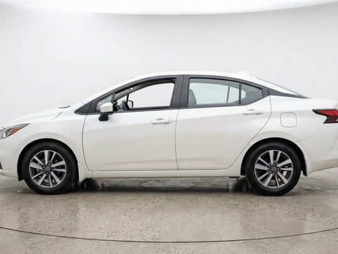 Used 2025 Nissan Versa SV FWD image 4