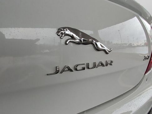 Used 2017 Jaguar XJ R-Sport image 16