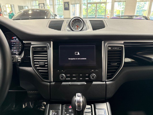 Used 2018 Porsche Macan AWD/4WD image 62