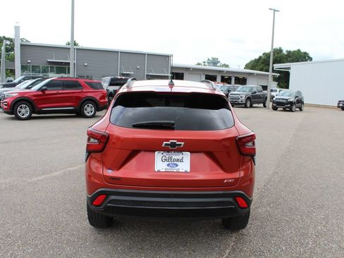 Used 2024 Chevrolet Trax RS w/ Driver Confidence Package FWD image 8