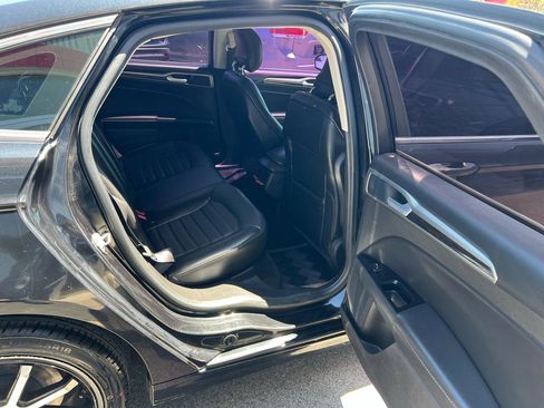 Used 2014 Ford Fusion SE w/ Equipment Group 202A FWD image 16