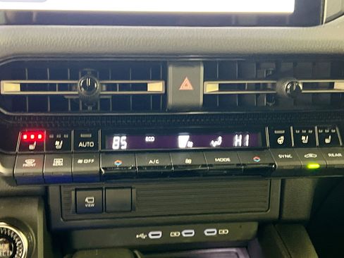 Used 2024 Toyota Land Cruiser image 27