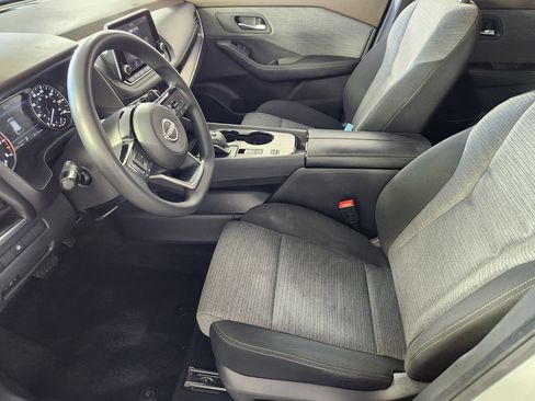 Used 2023 Nissan Rogue SV FWD image 12