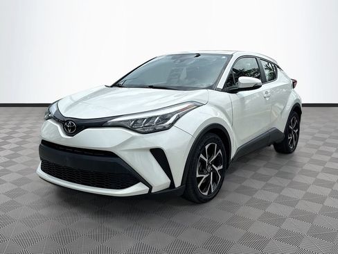 Used 2021 Toyota C-HR XLE FWD image 3