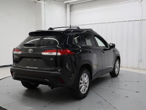 Used 2024 Toyota Corolla Cross LE FWD image 3