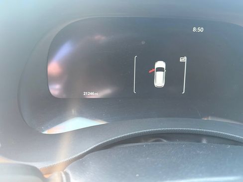 Used 2024 Toyota Highlander Platinum FWD image 6