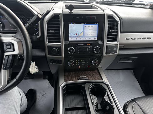 Used 2018 Ford F350 Lariat image 10