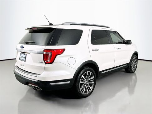 Used 2019 Ford Explorer Platinum image 7