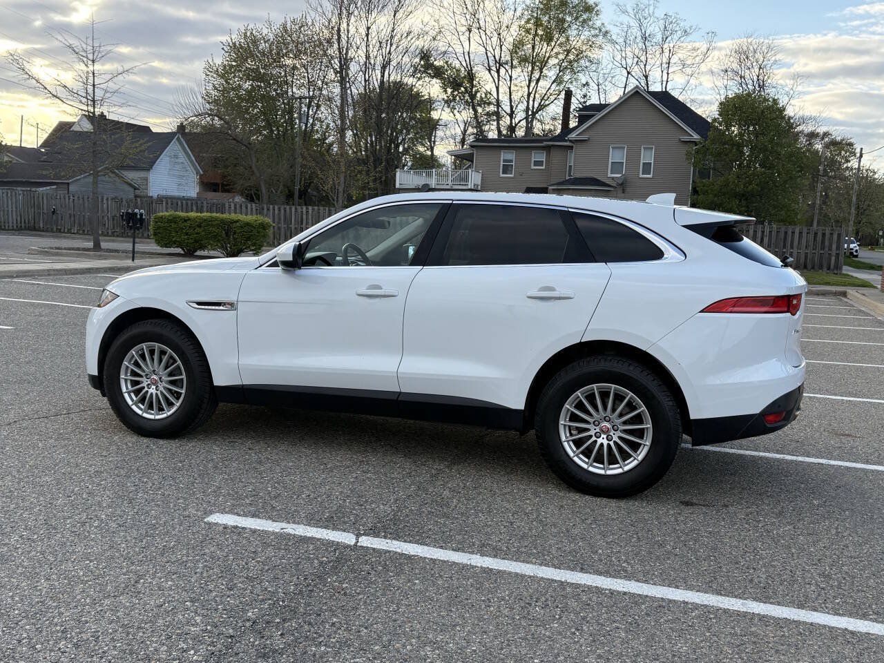 Used 2019 Jaguar F-PACE AWD/4WD image 17