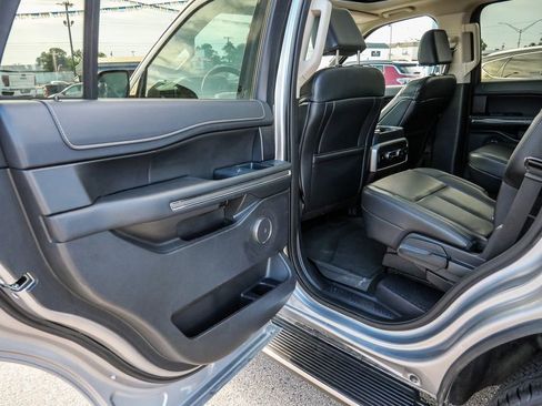 Used 2023 Ford Expedition XLT AWD/4WD image 25