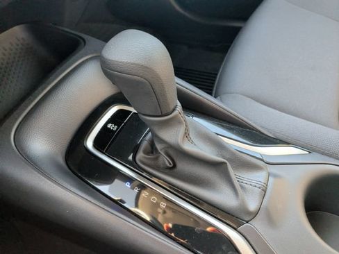 Used 2025 Toyota Corolla LE FWD image 22