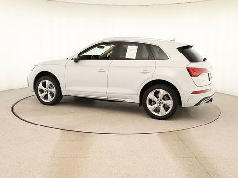 Used 2021 Audi Q5 Prestige w/ Prestige Package image 3