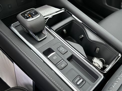 New 2026 Nissan Pathfinder SL FWD image 13
