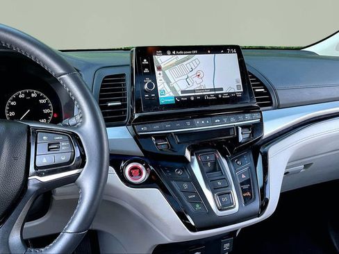 Used 2025 Honda Odyssey Touring image 10