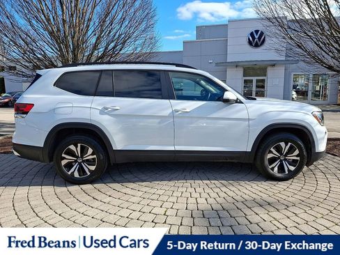 Certified 2025 Volkswagen Atlas SE image 7