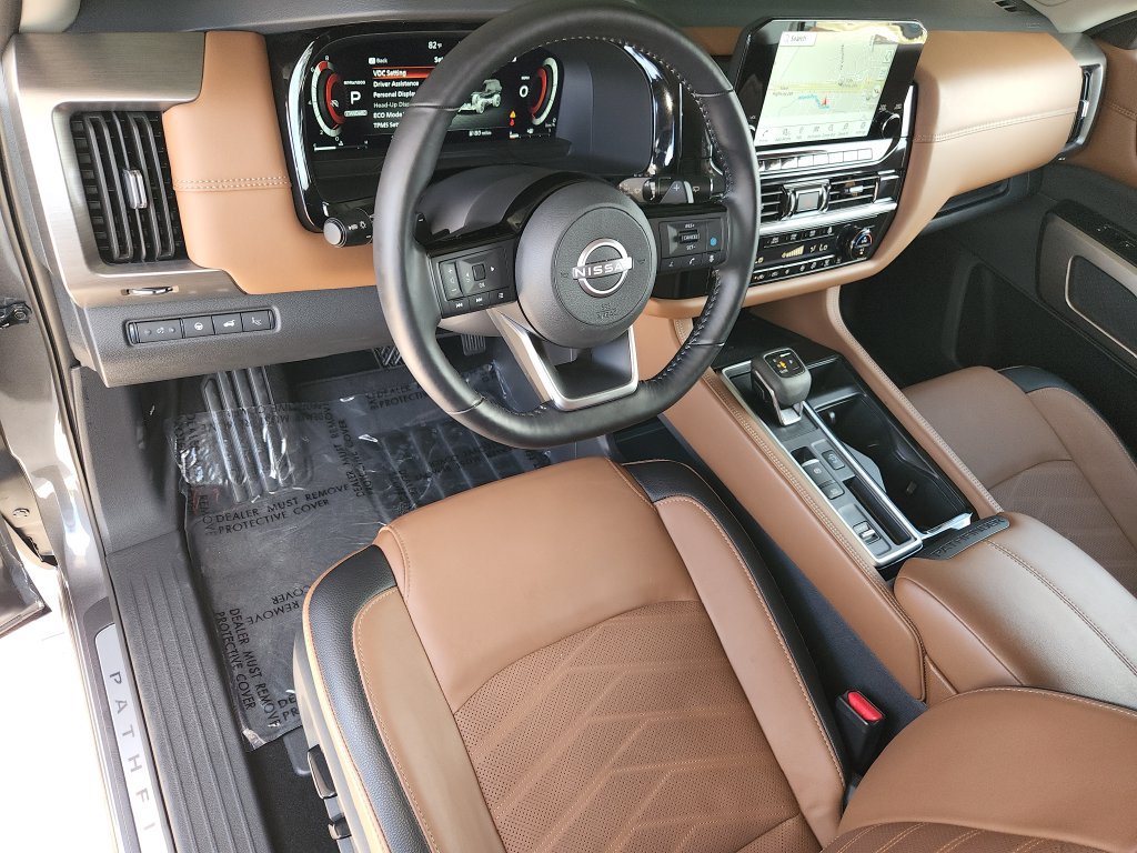 Used 2025 Nissan Pathfinder Platinum w/ Cargo Package FWD image 12