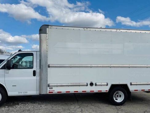 Used 2022 GMC Savana 3500 Extended w/ Power Convenience Package RWD image 5