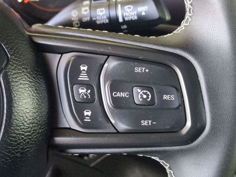 Used 2025 Jeep Wrangler Unlimited Rubicon image 15