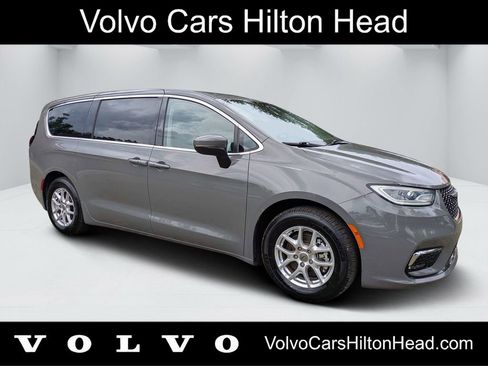 Used 2023 Chrysler Pacifica Touring-L FWD image 1