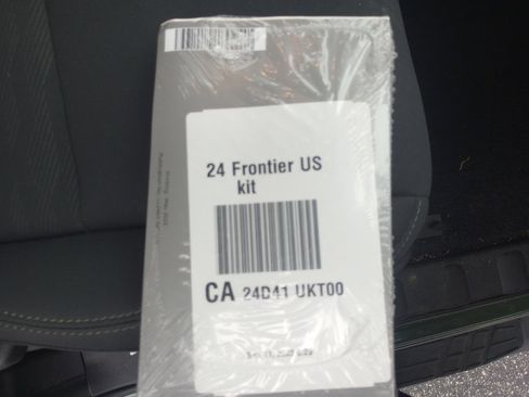 Used 2024 Nissan Frontier SV w/ SV Convenience Package image 34