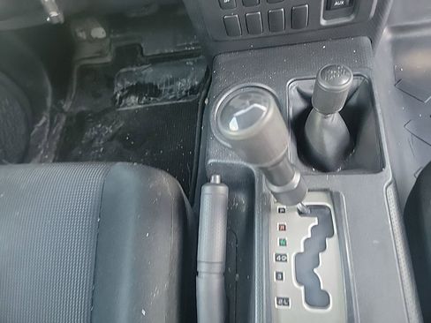 Used 2010 Toyota FJ Cruiser Base image 38