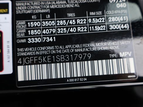 Used 2025 Mercedes-Benz GLS 450 4MATIC image 41