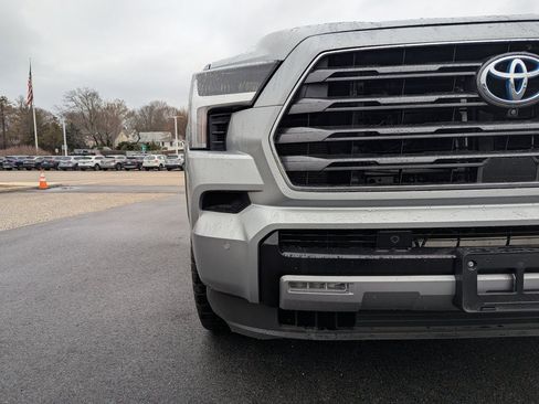 Used 2023 Toyota Sequoia Limited image 10