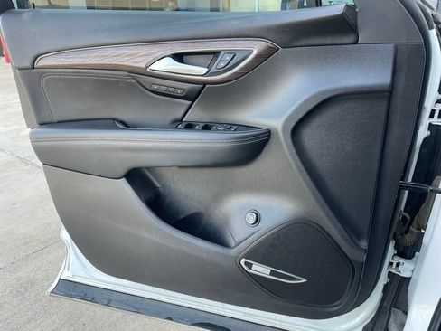 Used 2022 Buick Envision Avenir w/ Technology Package II FWD image 9