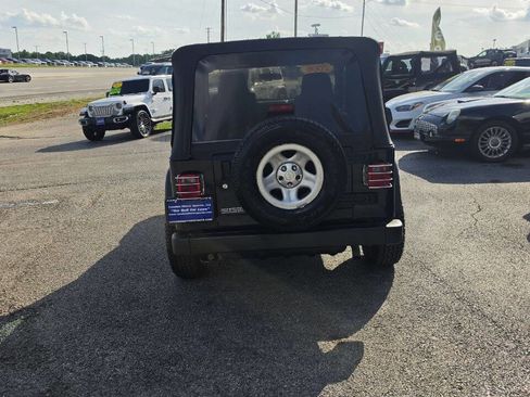 Used 2006 Jeep Wrangler X AWD/4WD image 3