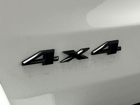 Used 2019 Jeep Grand Cherokee Altitude AWD/4WD image 32