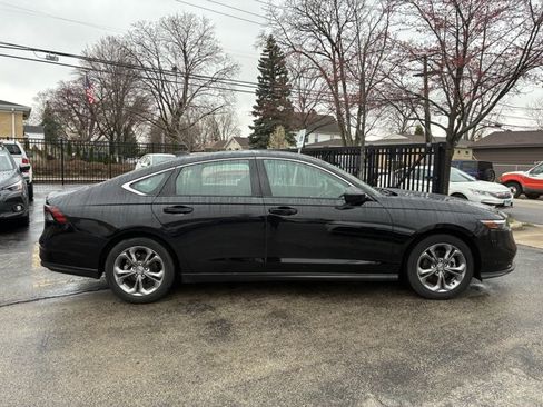 Used 2023 Honda Accord EX image 4