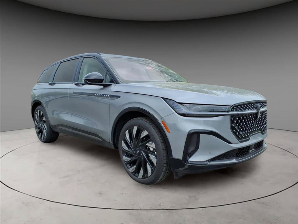 New 2025 Lincoln Nautilus Reserve w/ Jet Appearance Package AWD/4WD image 10
