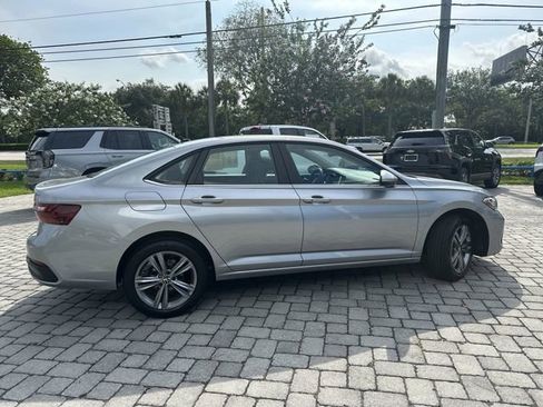 Used 2024 Volkswagen Jetta SE FWD image 21