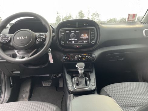 Used 2024 Kia Soul LX w/ Option Group 015 FWD image 14