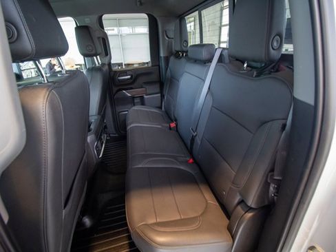 Used 2022 GMC Sierra 2500 SLT w/ SLT Preferred Package image 18