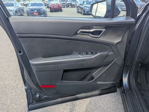 Used 2023 Kia Sportage LX image 13