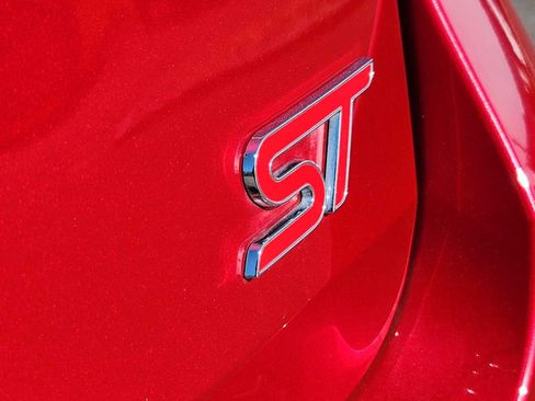 Used 2024 Ford Explorer ST w/ Equipment Group 401A image 12