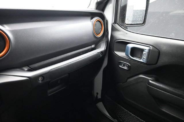 Used 2022 Jeep Gladiator Mojave AWD/4WD image 10