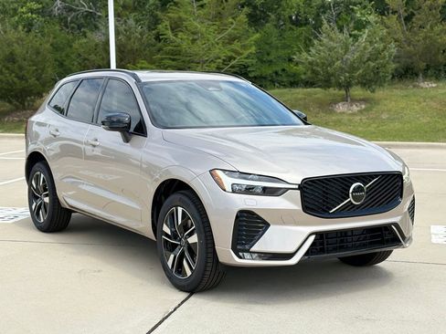 New 2026 Volvo XC60 B5 Core w/ Protection Package Premier AWD/4WD image 4