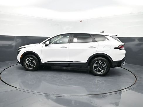 Used 2025 Kia Sportage LX image 5