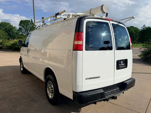 Used 2013 Chevrolet Express 2500 RWD image 3