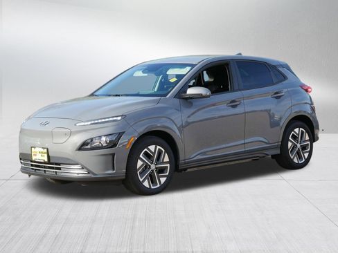 Used 2023 Hyundai Kona SE w/ Cargo Package FWD image 3