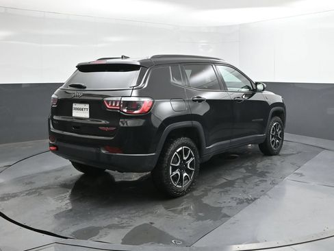 Used 2024 Jeep Compass Trailhawk AWD/4WD image 8